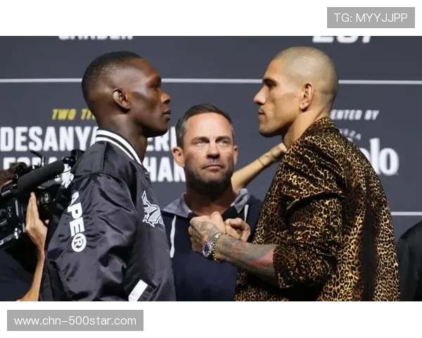 佩雷拉轻重量级冠军二番战技术分析：站立重击vs战术调整