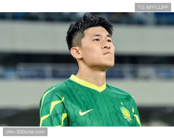 前韩国国脚金玟哉观看北京国安比赛,引发转会市场猜测。 前韩国国脚金玟哉观看北京国安比赛,引发转会市场猜测。